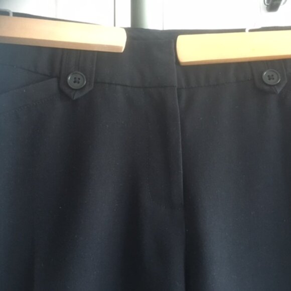 Reitman's Black Cuffed Bermuda-length dress shorts US Size 9 - Picture 5 of 8